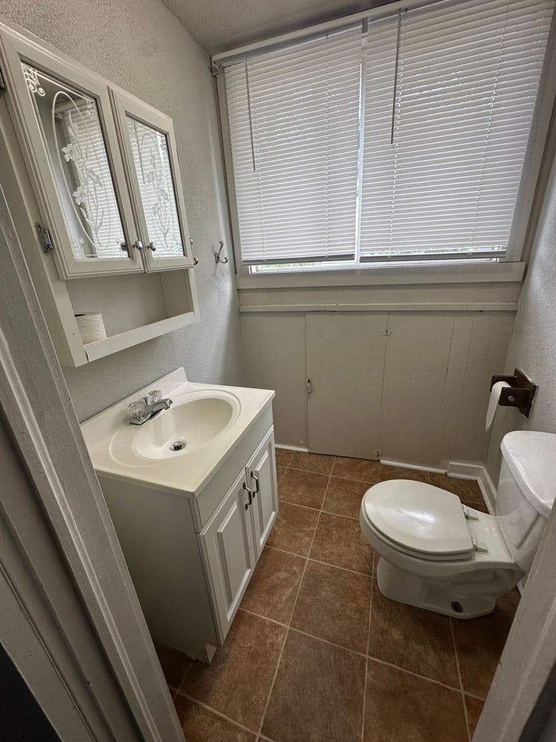 1122 W. Rex St. (Cardinal Rentals, LLC) 9 of 13