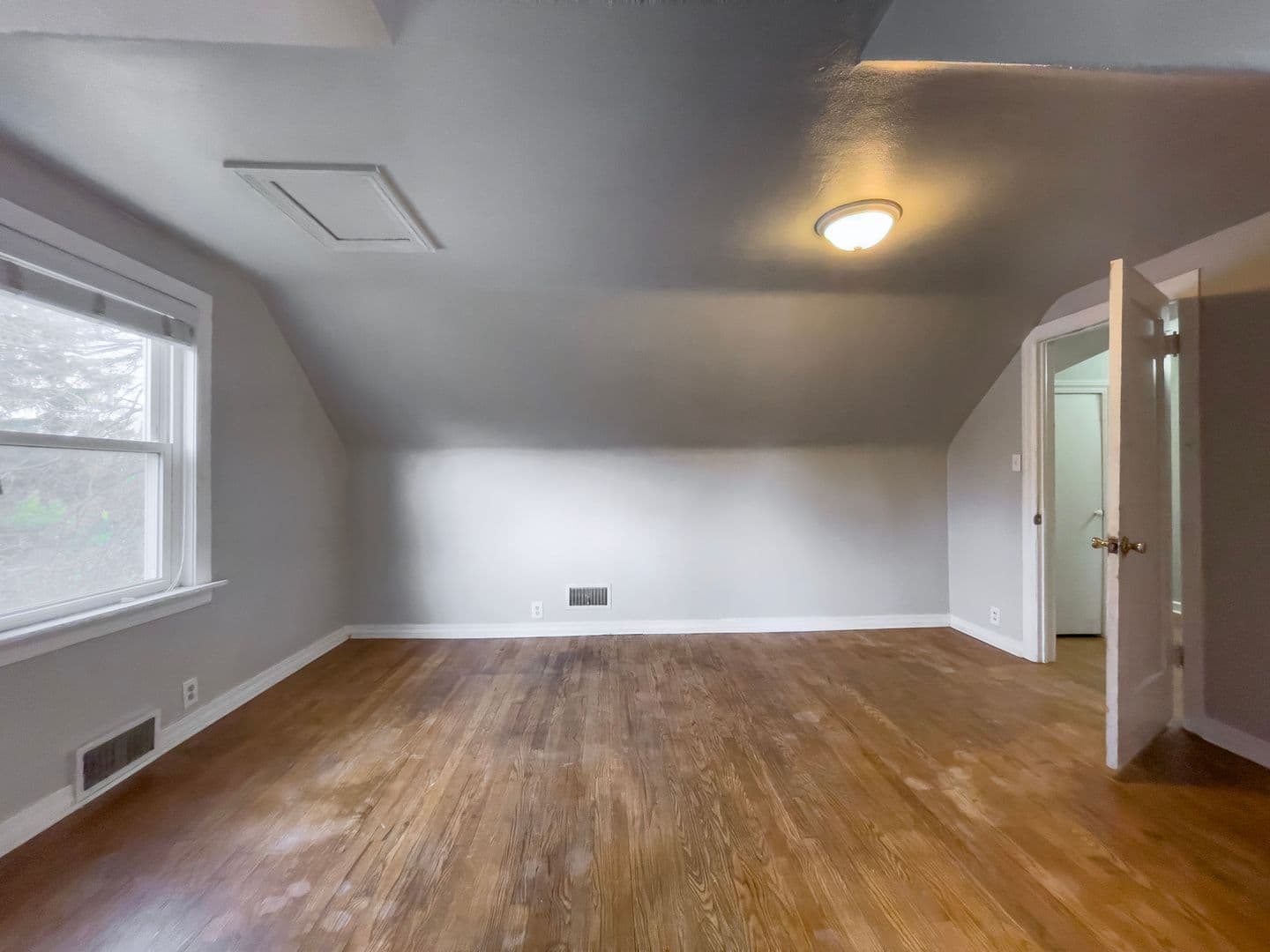 1408 N Mann Ave (88 Degree, LLC) 28 of 33