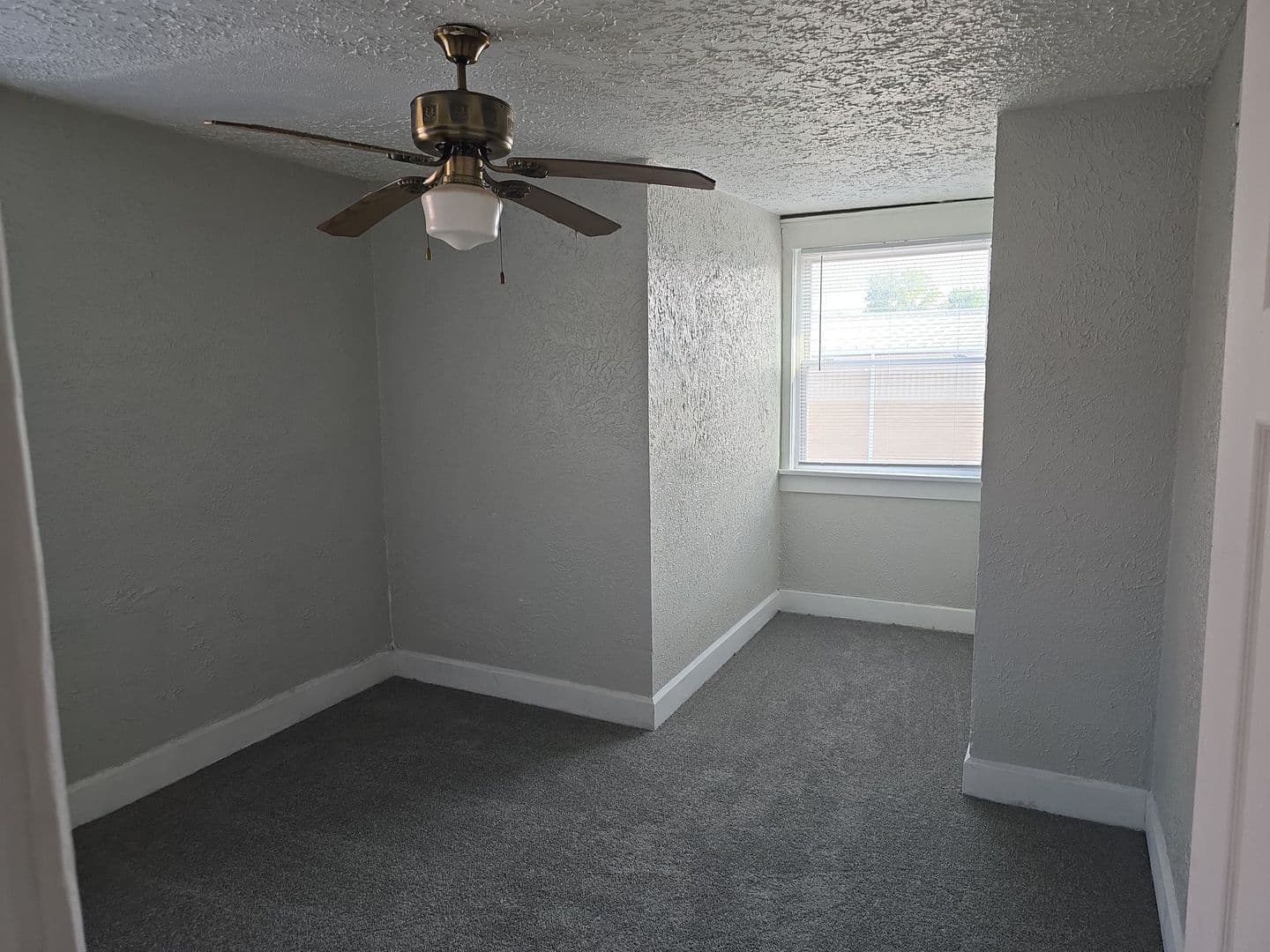 Cozy 3 Bedroom Upstairs Apartment- Available Now! W+D Hookup! Pet Friendly! 4 of 7