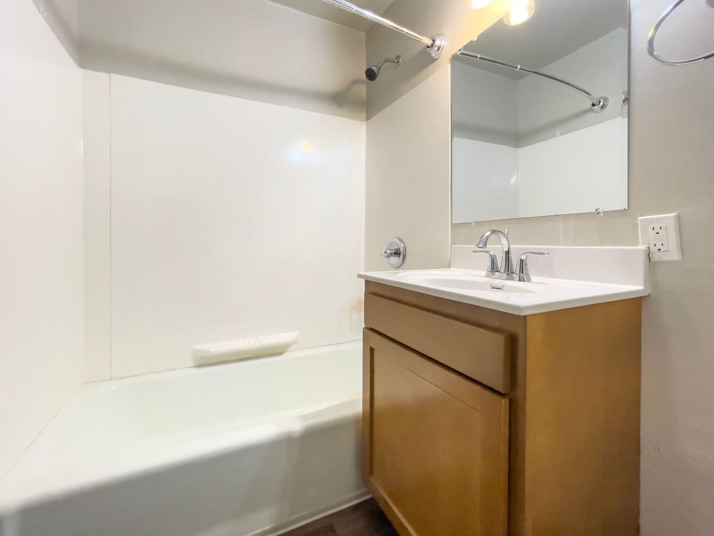 District on Oakwood (DEED Holdings, LLC) 12 of 16