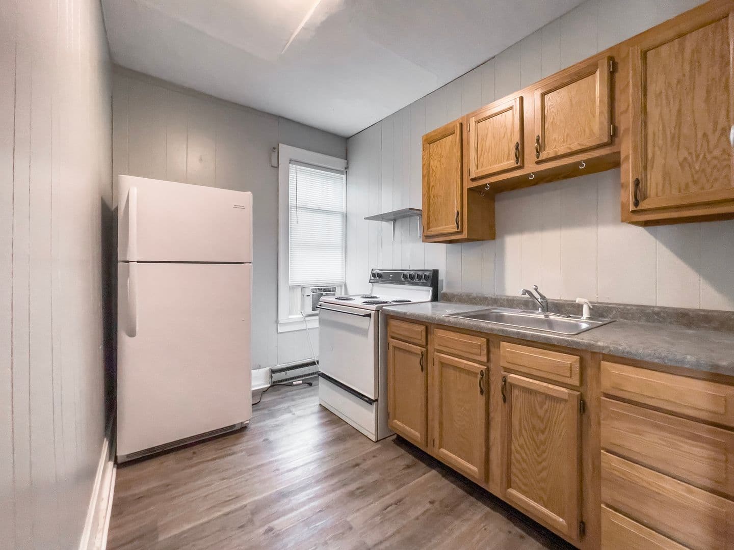 216 N McKinley Ave (88 Degree, LLC) 1 of 15