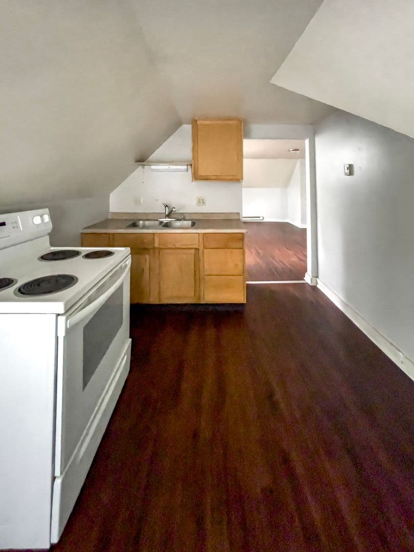 815 &amp; 817 W University Ave (Cardinal Rentals, LLC) 1 of 14