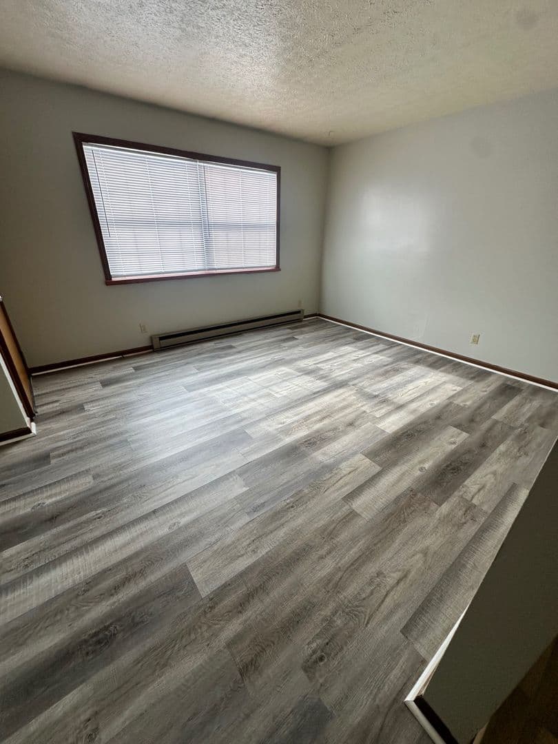 Lynnwood Apartments (DEED Holdings-Woodburn, LLC) 2 of 13