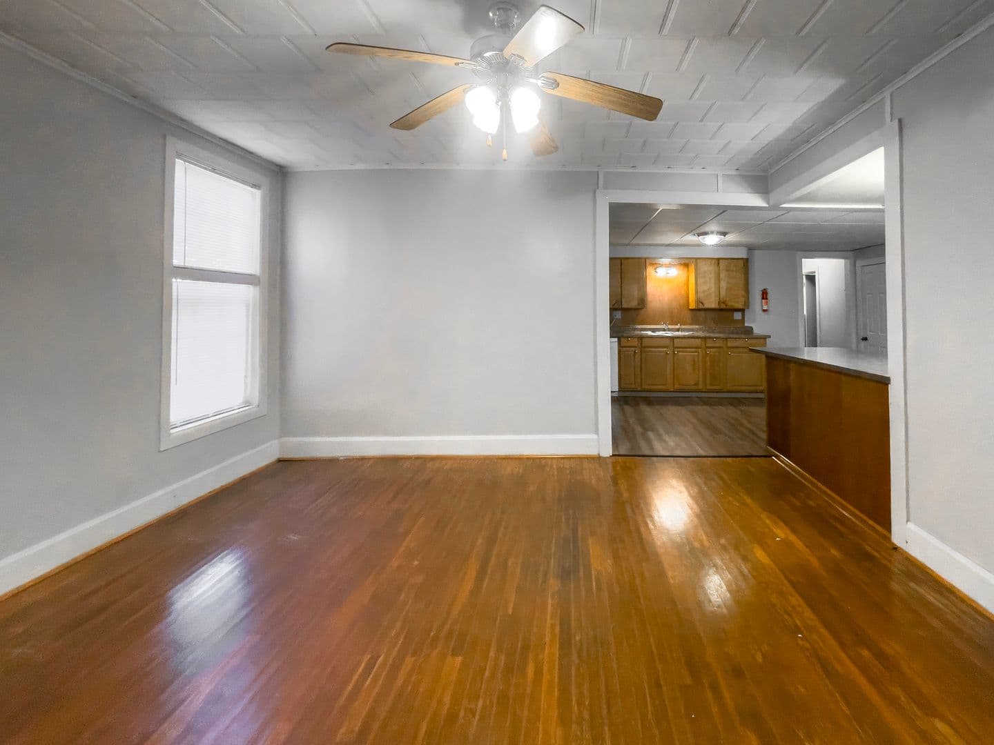 815 &amp; 817 W University Ave (Cardinal Rentals, LLC) 3 of 35