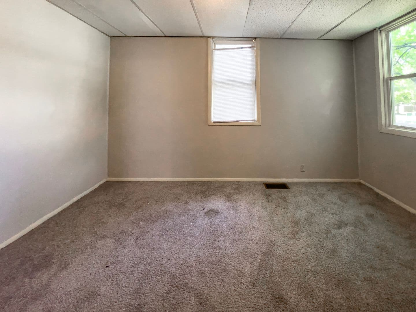 815 &amp; 817 W University Ave (Cardinal Rentals, LLC) 16 of 35