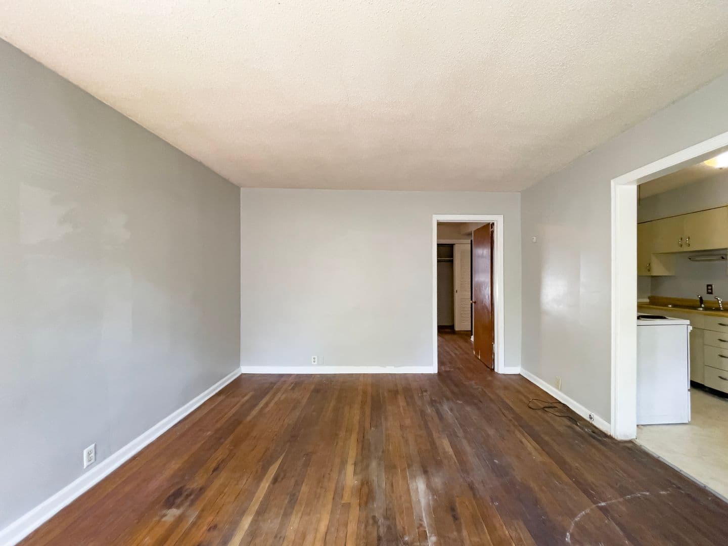 Cozy 1 bedroom, Close to Campus 4 of 13