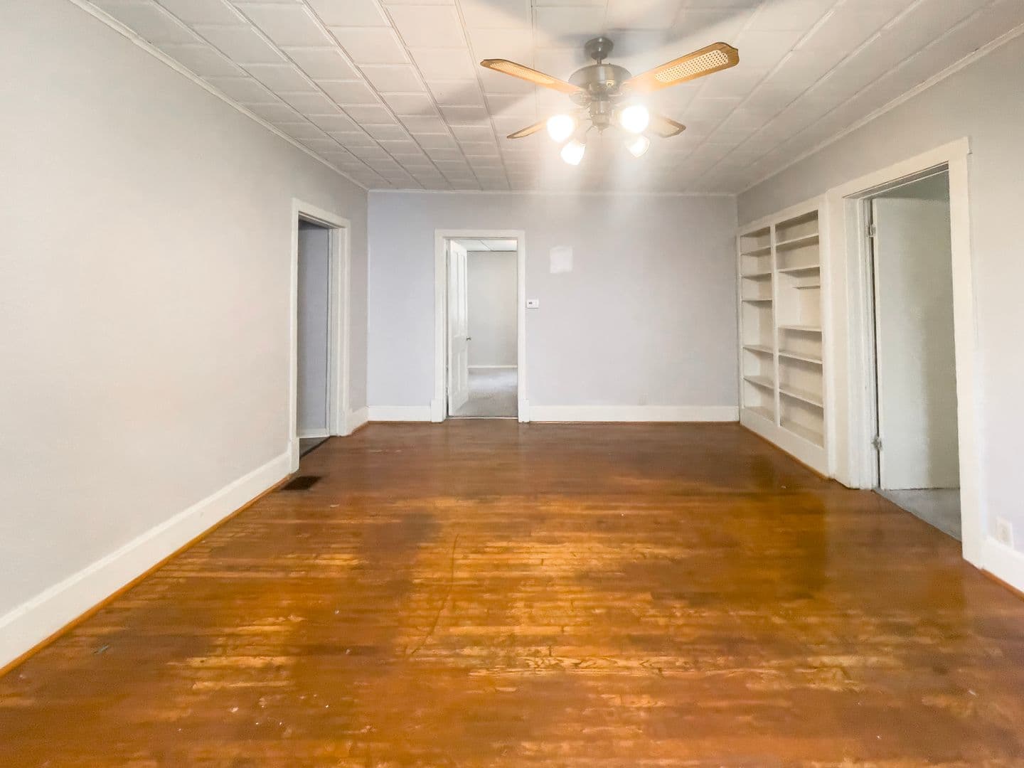 815 &amp; 817 W University Ave (Cardinal Rentals, LLC) 4 of 35