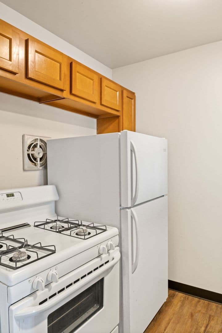 District on Oakwood (DEED Holdings, LLC) 8 of 16