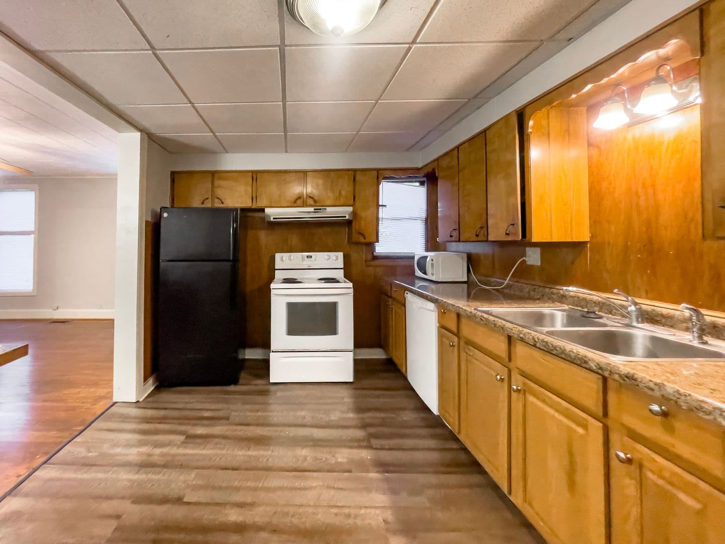 815 &amp; 817 W University Ave (Cardinal Rentals, LLC) 28 of 35