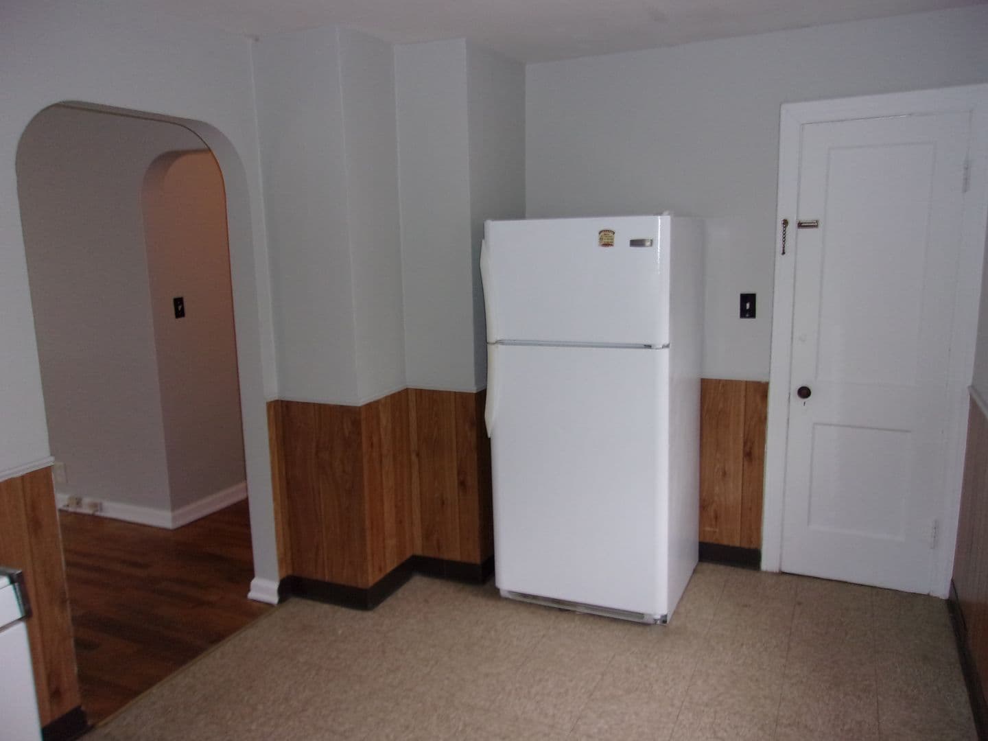 328 &amp; 328 1/2 S Talley Ave (Cardinal Rentals, LLC) 3 of 6