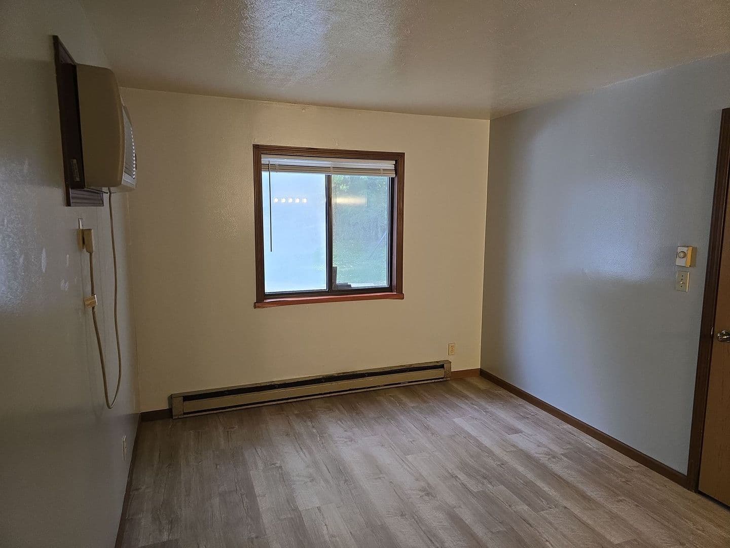 Lynnwood Apartments (DEED Holdings-Woodburn, LLC) 6 of 13