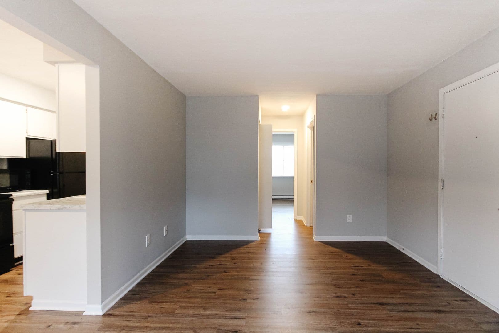 Fully Renovated 2 Bedroom Apartments! Pet Friendly! On-Site Laundry 6 of 8