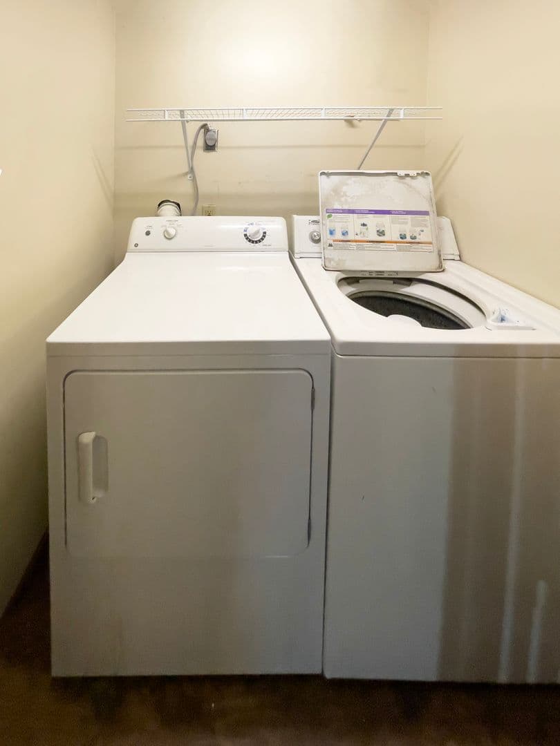 Riverwood Apartments (MH Muncie, LLC) 16 of 16