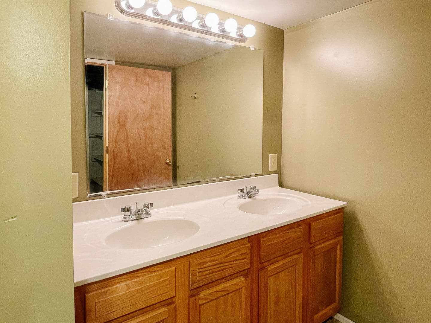 1602 W Main St (Whim &amp; Proper, LLC) 9 of 21