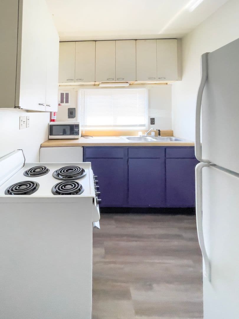Studio Apartment Near Ball State's Campus & The Village 10 of 32