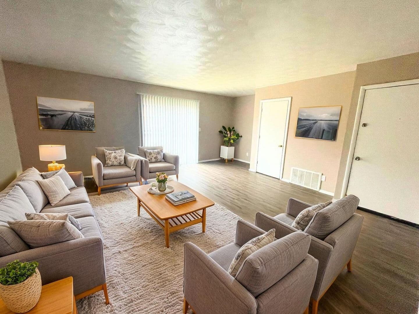 Immediate Move-In! Spacious 2-Bedroom Apartments Near Downtown 6 of 32