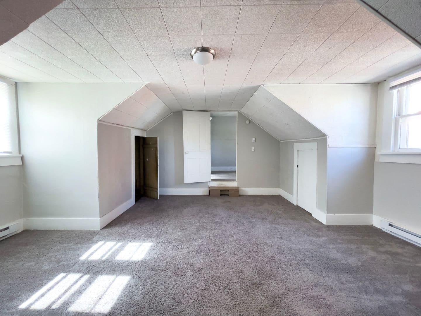 216 N McKinley Ave (88 Degree, LLC) 6 of 17