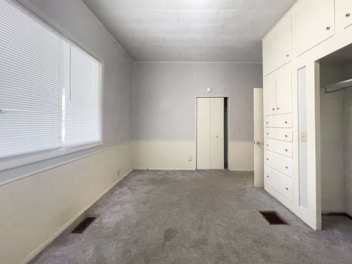 815 &amp; 817 W University Ave (Cardinal Rentals, LLC) 20 of 35
