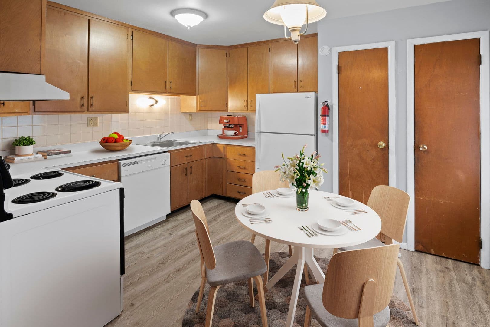 Lexington Arms Apartments - Fresh Updates, Everyday Comfort 12 of 17