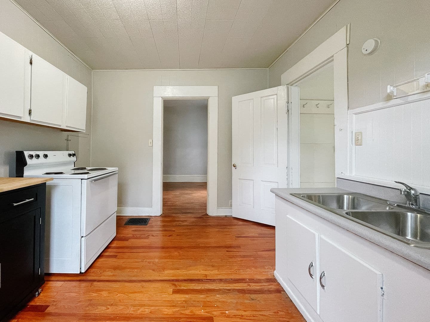 1602 W Main St (Whim &amp; Proper, LLC) 4 of 21