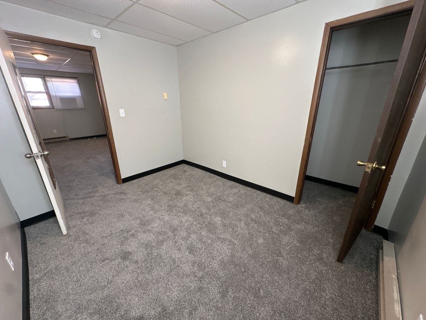 Close to Campus: In-Unit Washer and Dryer 5 of 7
