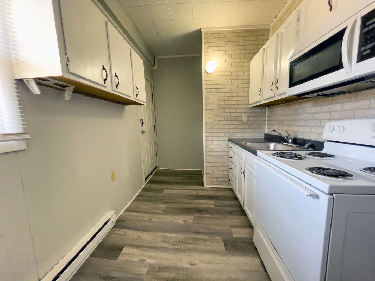 216 N McKinley Ave (88 Degree, LLC) 3 of 11