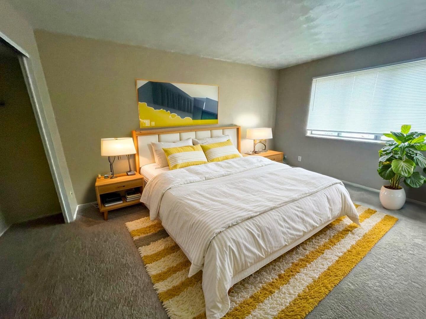 Immediate Move-In! Spacious 2-Bedroom Apartments Near Downtown 9 of 32