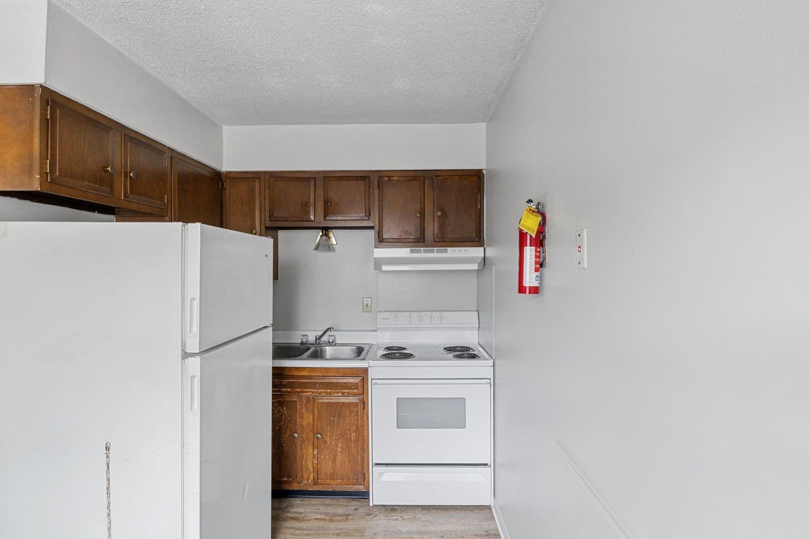 University Apartments (DECKED HOLDINGS - Muncie, LLC) 4 of 12