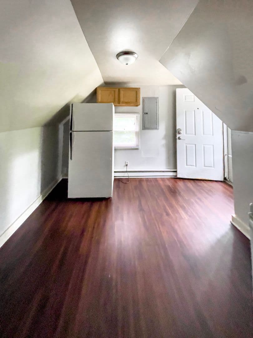 815 &amp; 817 W University Ave (Cardinal Rentals, LLC) 5 of 14