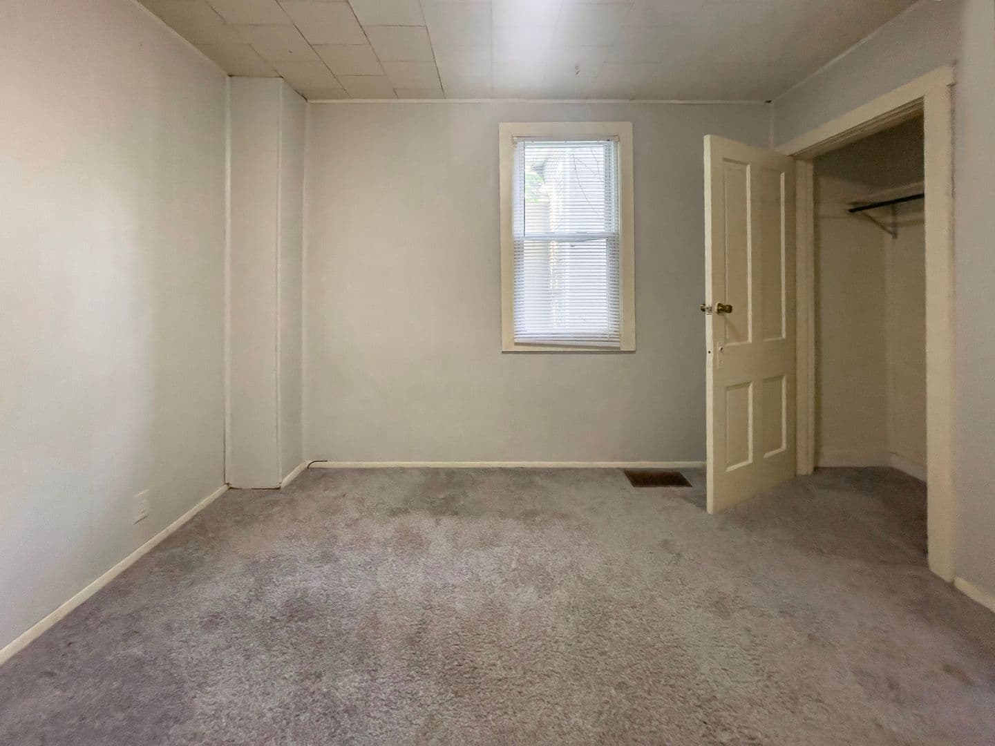 815 &amp; 817 W University Ave (Cardinal Rentals, LLC) 22 of 35