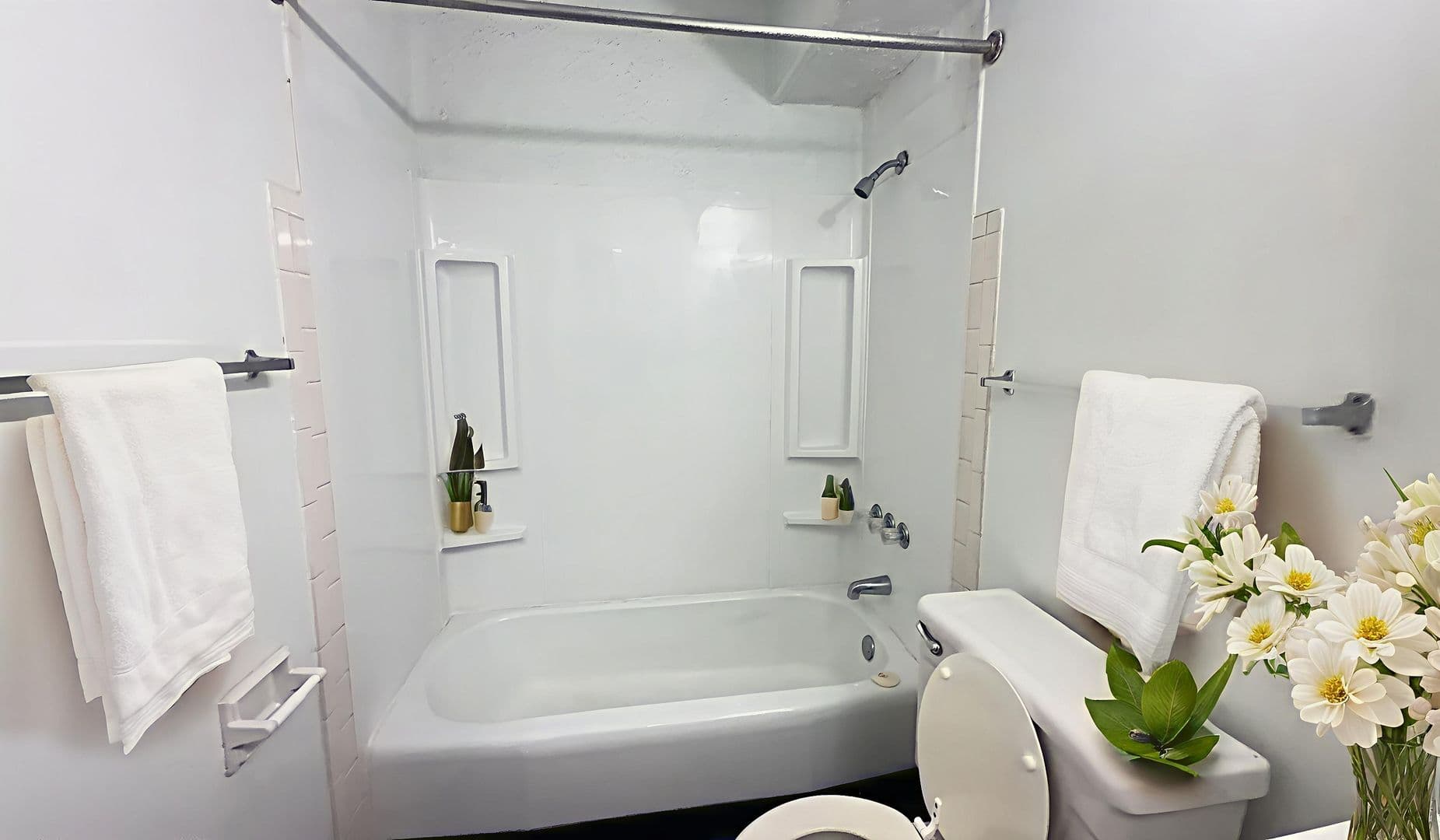 Immediate Move-In! Spacious 2-Bedroom Apartments Near Downtown 22 of 32