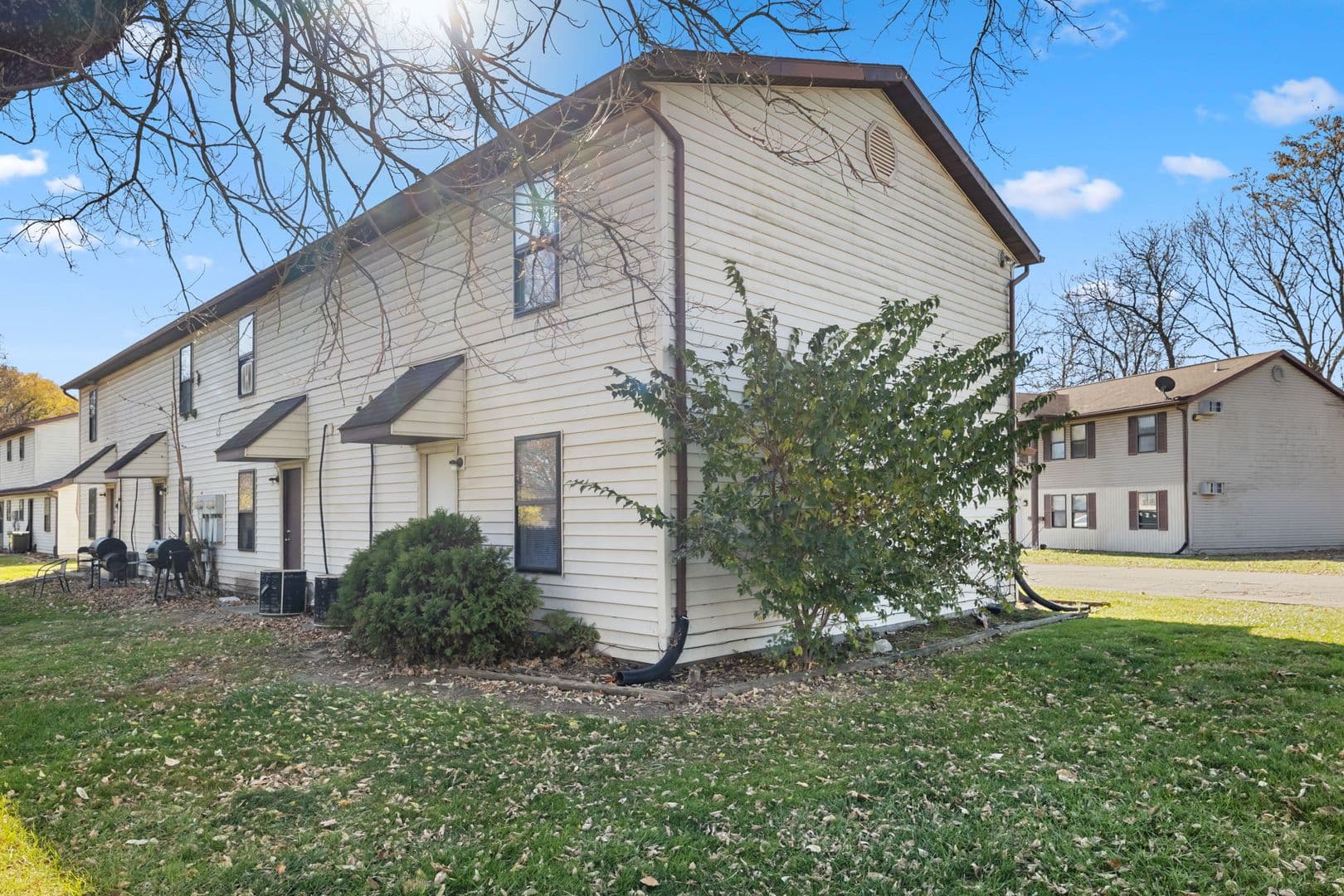 East Memorial Apts - 2 Bedroom 1.5 Bathroom Townhomes with Washer & Dryer in Unit on the Cardinal Greenway! 8 of 8