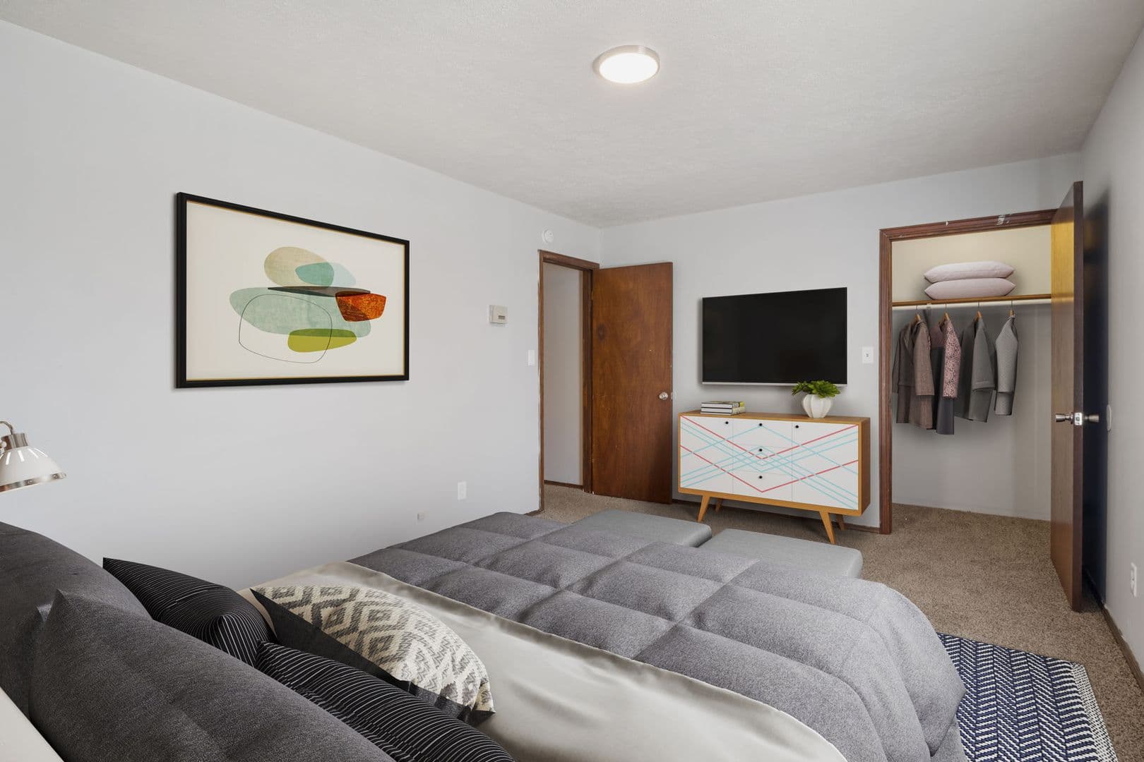 East Memorial Apts 2 Bedroom 1.5 Bathroom Townhomes with Washer & Dryer in Unit on the Cardinal Greenway 12 of 38