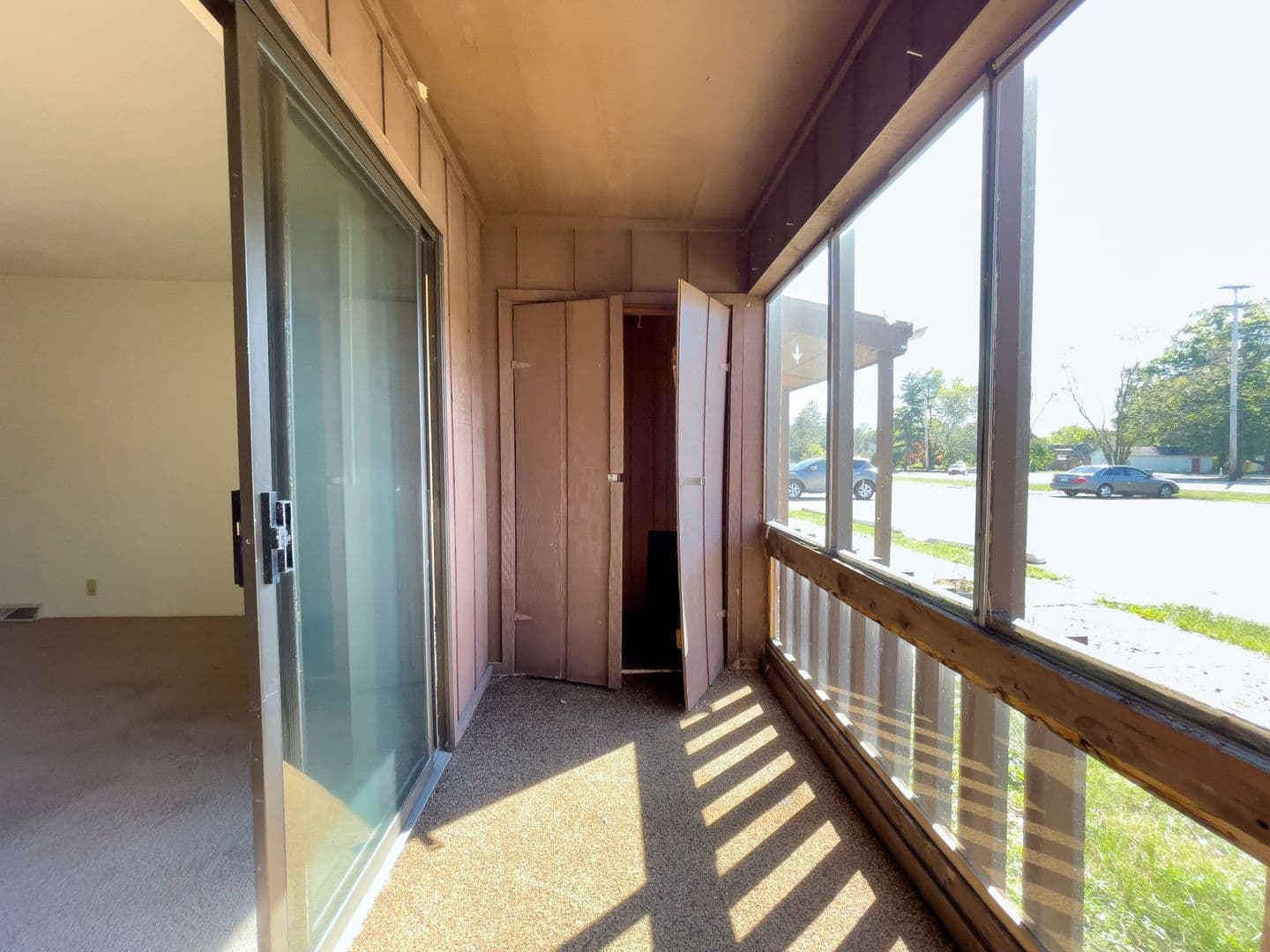 Spacious Ground Floor 2 Bed with Screened Porch! 33 of 38