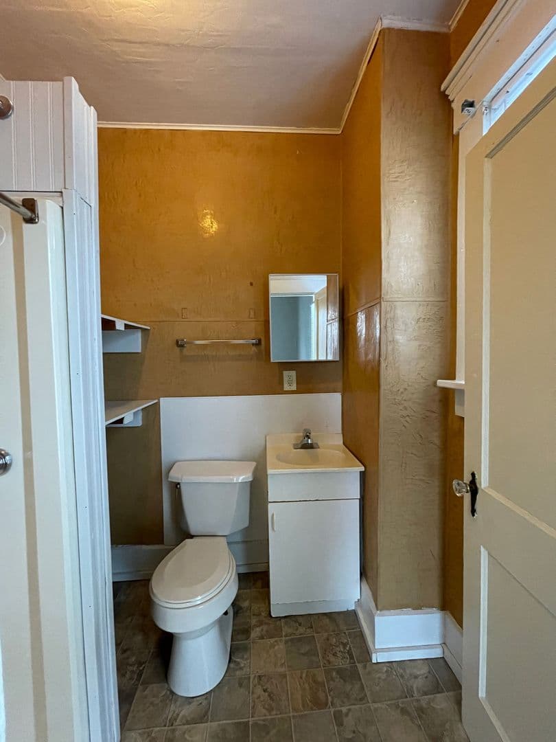 1602 W Main St (Whim &amp; Proper, LLC) 10 of 21