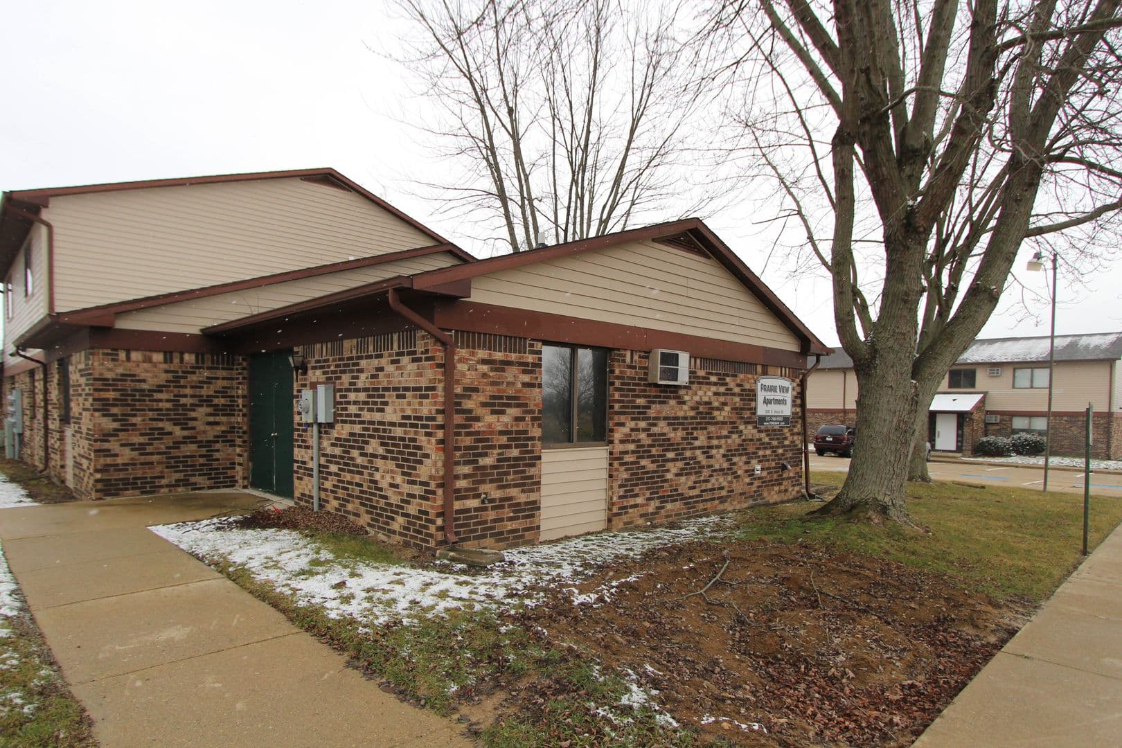 Fully Renovated 2 Bedroom Apartments! Pet Friendly! On-Site Laundry! 15 of 17