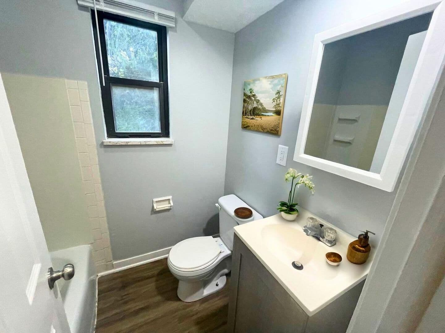 Immediate Move-In! Spacious 2-Bedroom Apartments Near Downtown 27 of 32