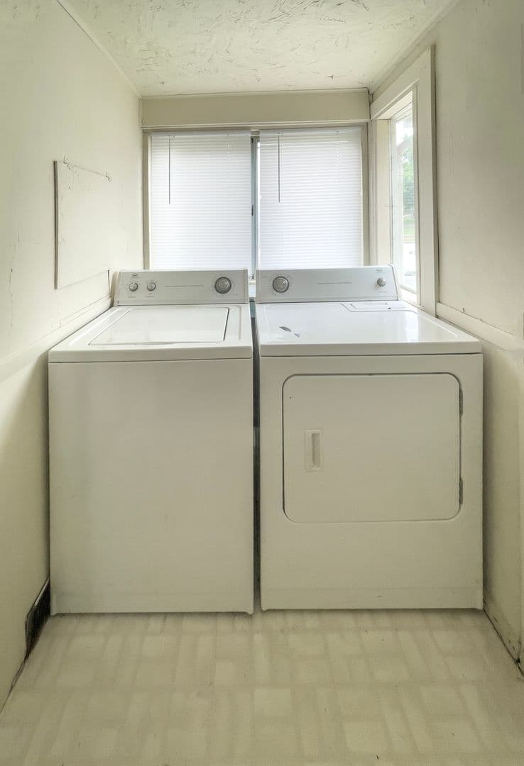 824 &amp; 826 W Ashland Ave (Cardinal Rentals, LLC) 18 of 27