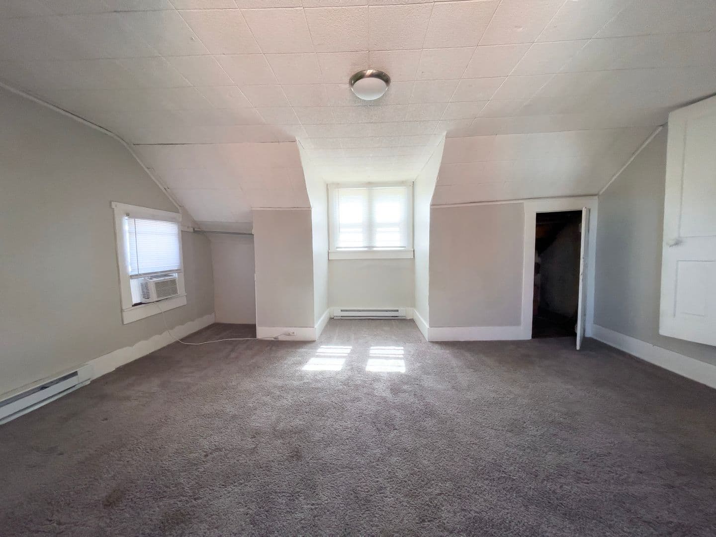 216 N McKinley Ave (88 Degree, LLC) 5 of 17