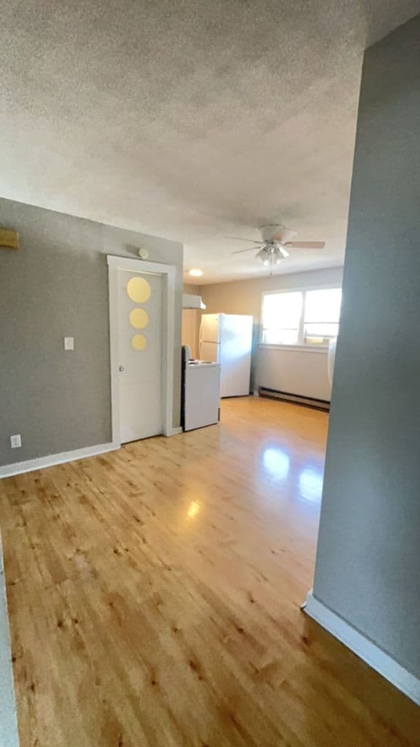 Close to Campus: In-Unit Washer and Dryer 7 of 10