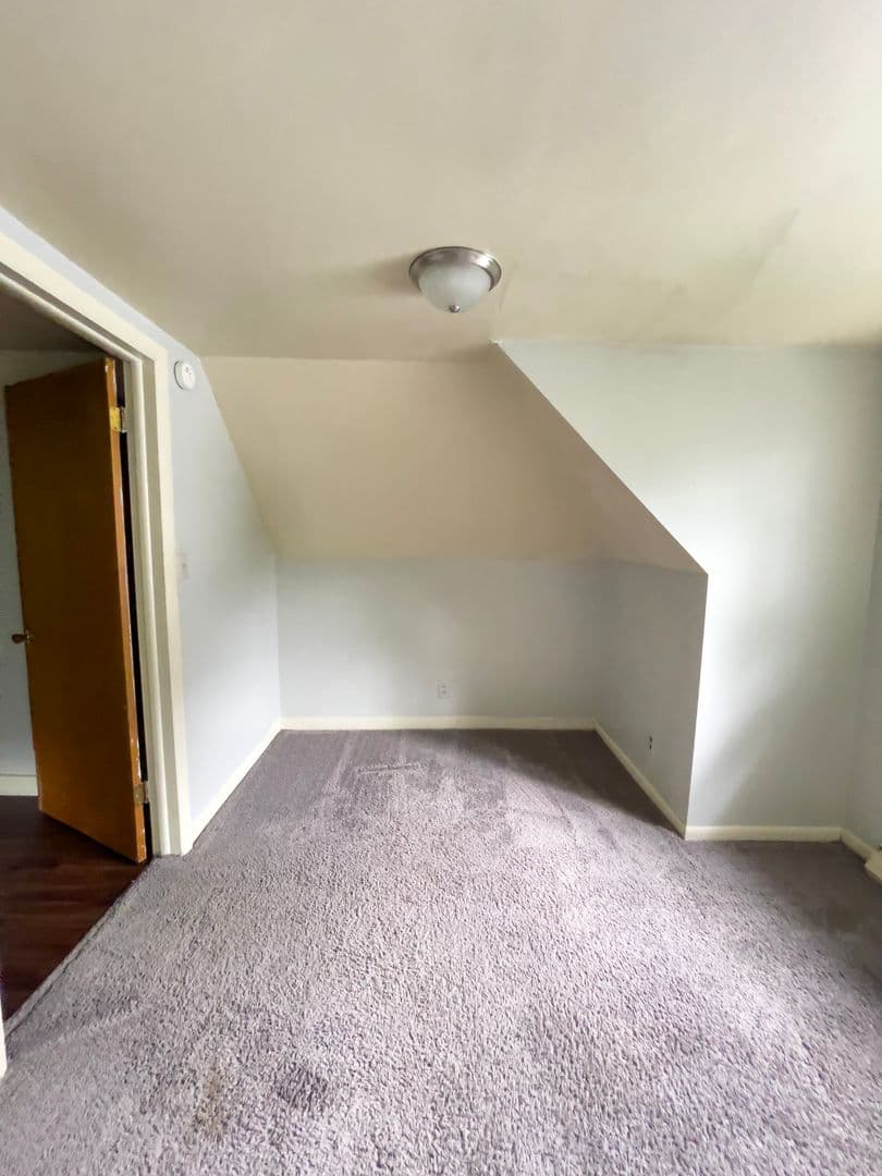 815 &amp; 817 W University Ave (Cardinal Rentals, LLC) 13 of 14
