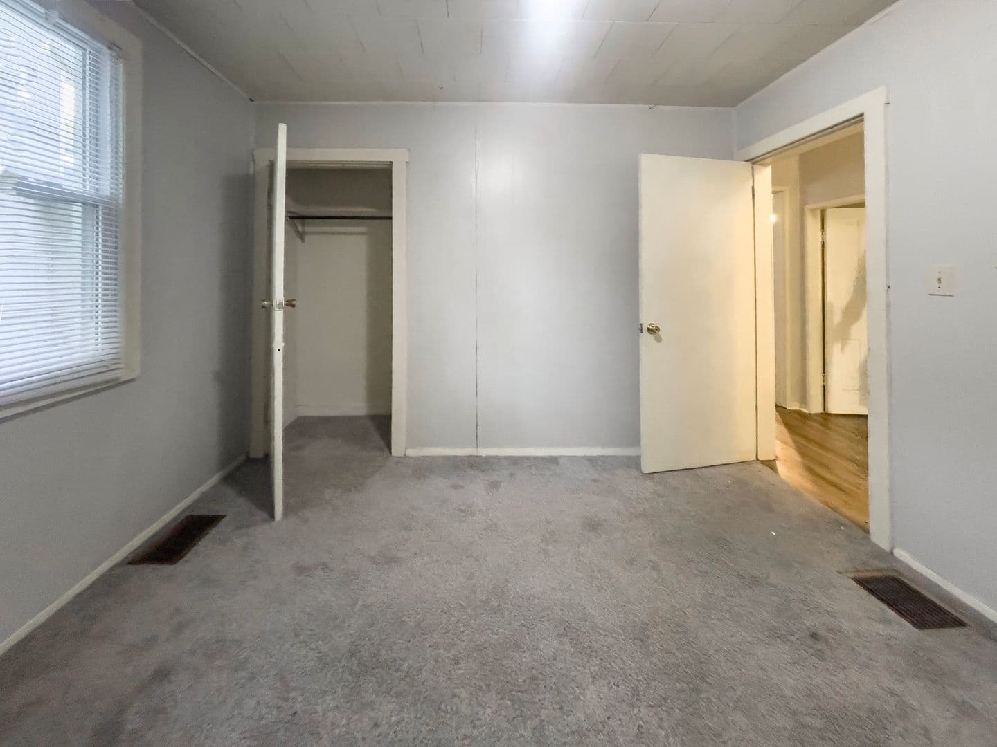 815 &amp; 817 W University Ave (Cardinal Rentals, LLC) 23 of 35