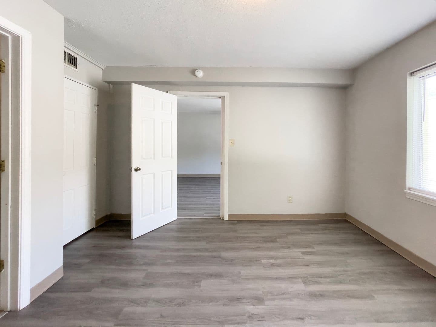District on Gilbert, close to Campus, updated flooring. 11 of 13