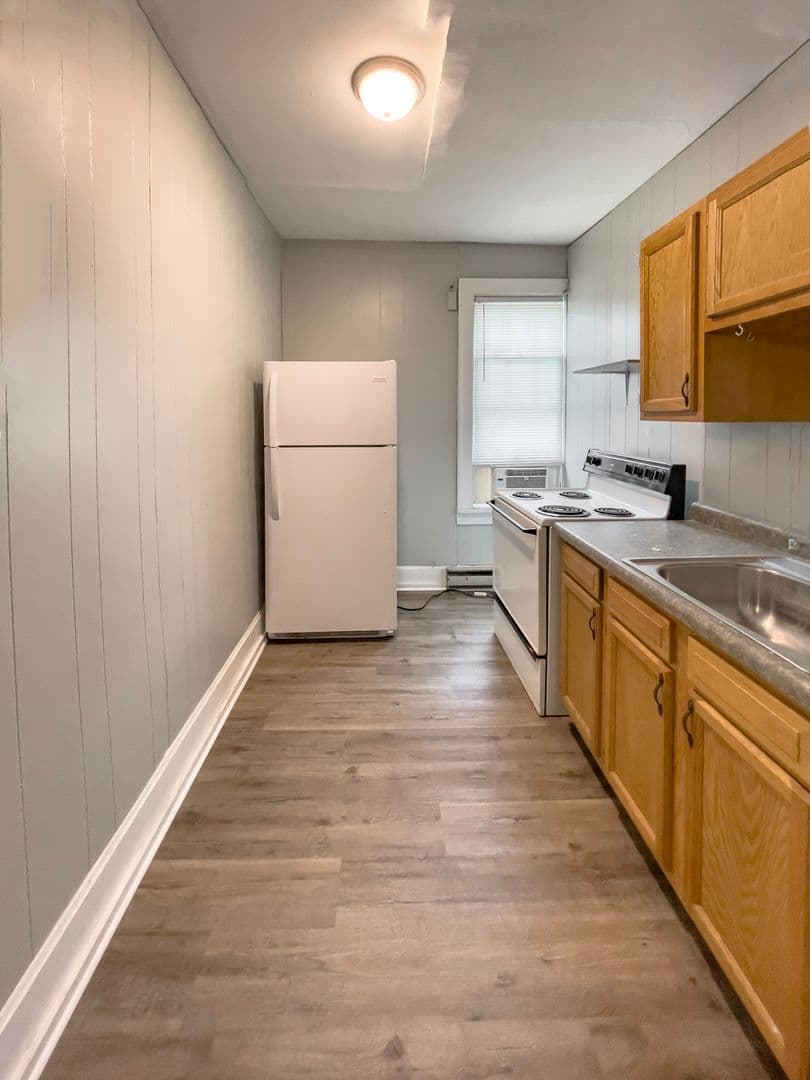 216 N McKinley Ave (88 Degree, LLC) 2 of 15
