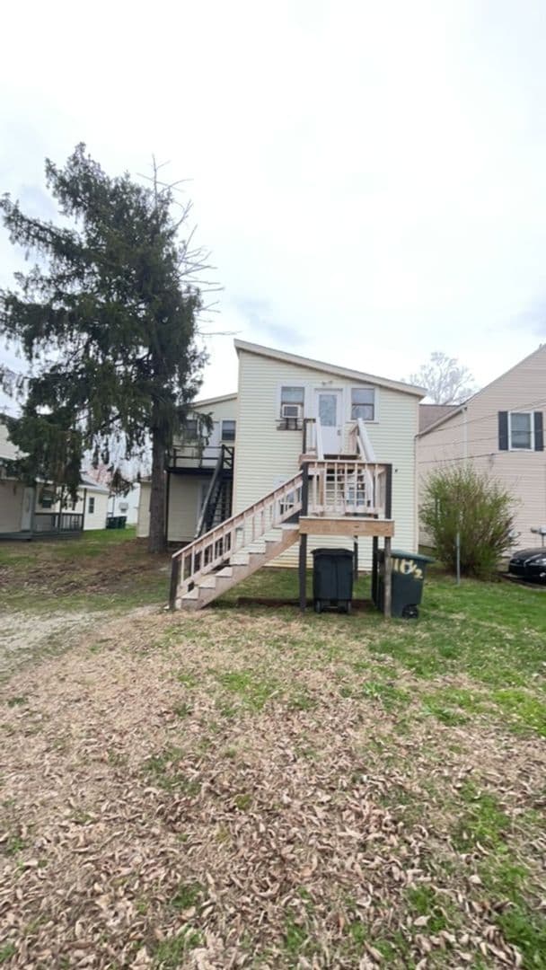 111 1/2 S Dicks St - Your Ball State Home Awaits! Cozy 2-Bedroom Duplex Near Campus 8 of 9