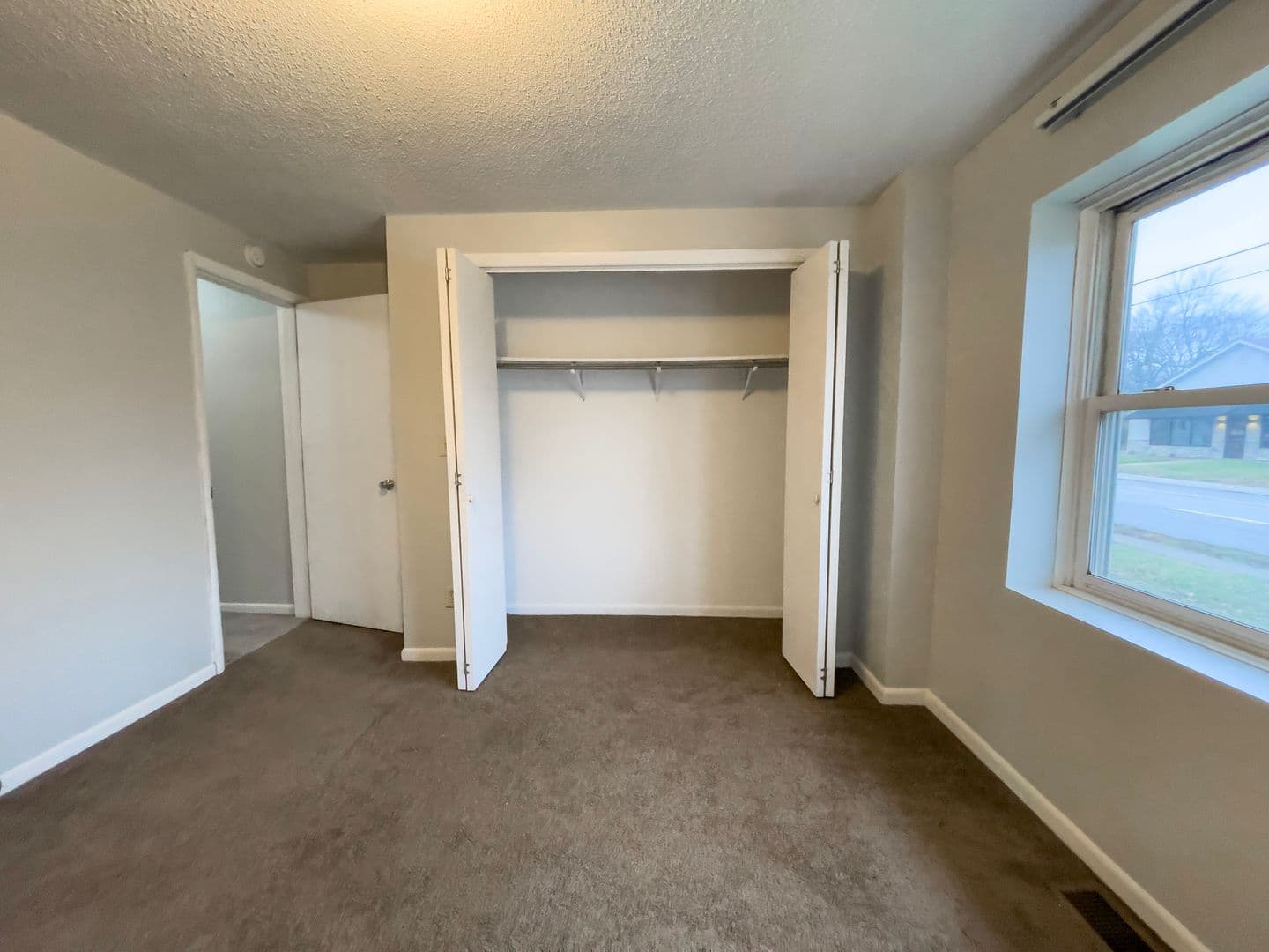 1409 &amp; 1409 1/2 W Jackson St(Cardinal Rentals,LLC) 16 of 21