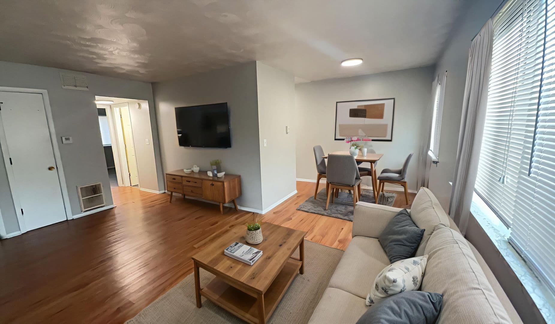 Immediate Move-In! Spacious 2-Bedroom Apartments Near Downtown 18 of 32