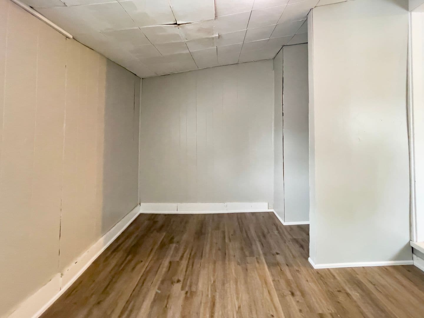 216 N McKinley Ave (88 Degree, LLC) 11 of 15