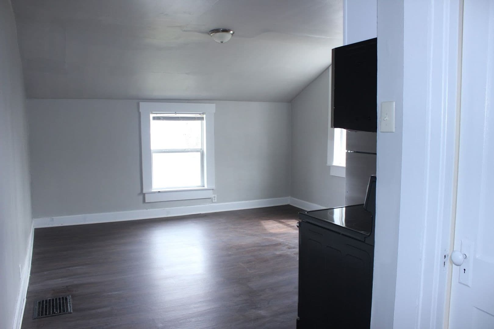 3 bed 1 bath near Campus - Immediate move in 10 of 15