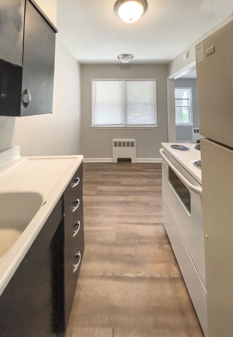 Cozy 1 bedroom, Close to Campus 3 of 12